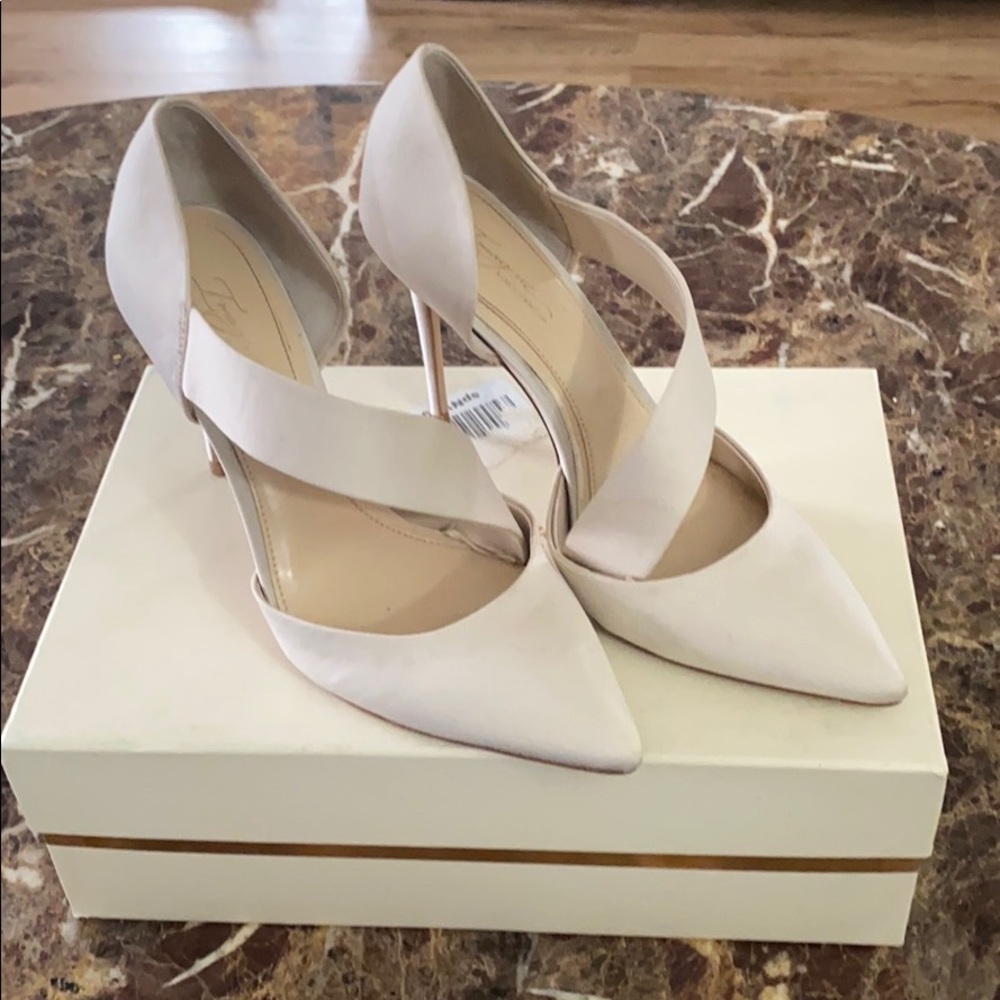 Beautiful wedding heels!!